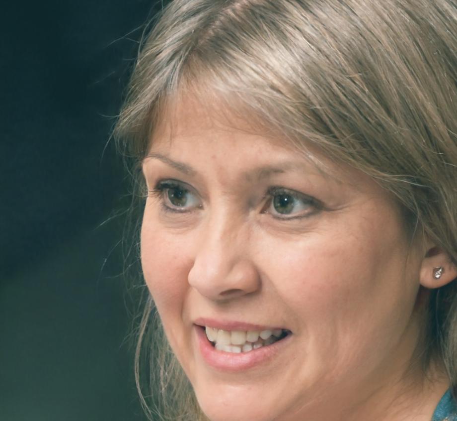 Portrait de Salomé Bruneau, experte en trésorerie d'entreprise